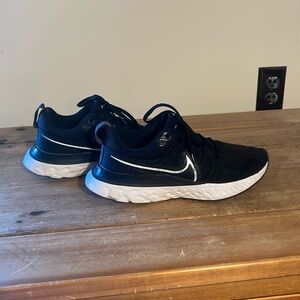Women’s Nike running shoes size 7.5